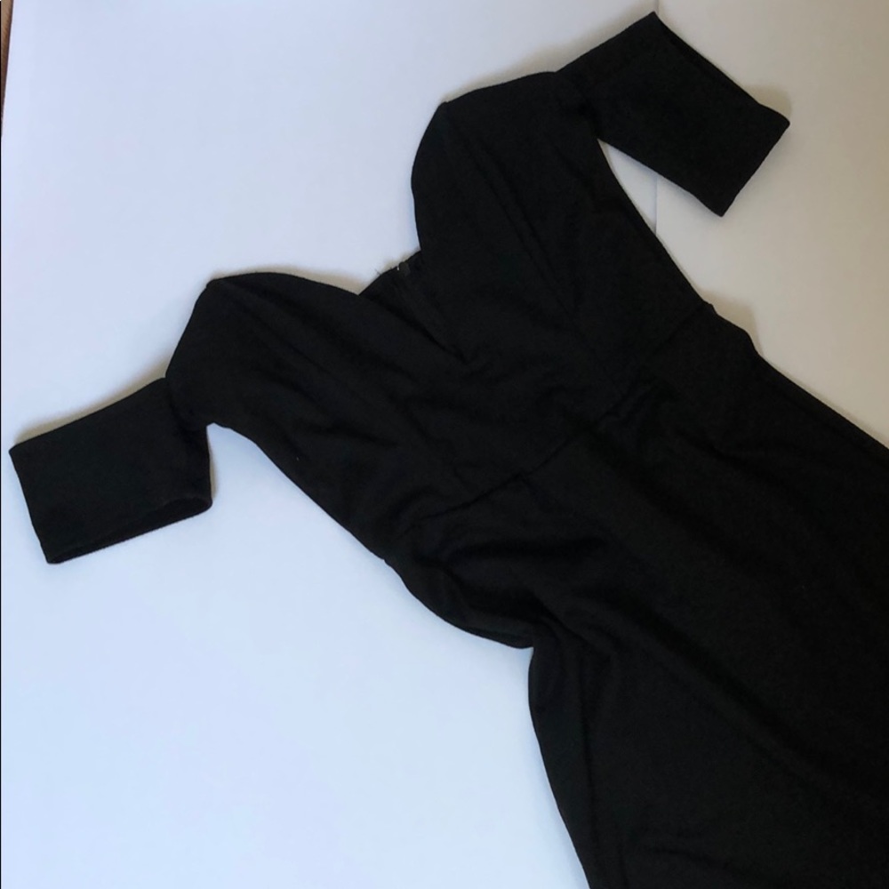Solemnio deep-V dress